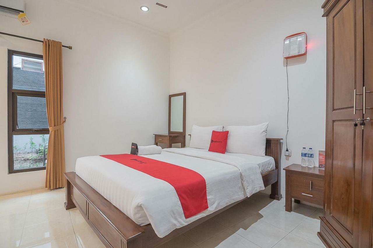 Reddoorz Near Jatinangor Town Square Hotel Eksteriør billede