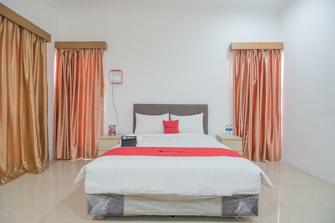 Reddoorz Near Jatinangor Town Square Hotel Eksteriør billede