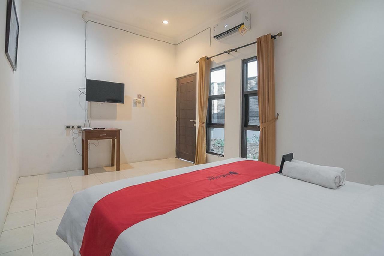 Reddoorz Near Jatinangor Town Square Hotel Eksteriør billede